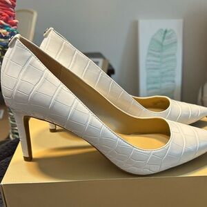 Michael Kors Alina flex pump